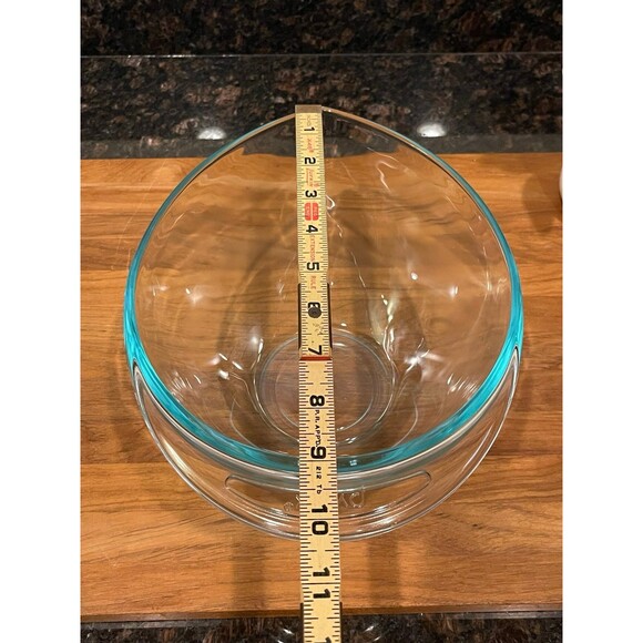 Vintage Pyrex Teal Teardrop Oval Mixing Bowl 2.5QT - Picture 4 of 9